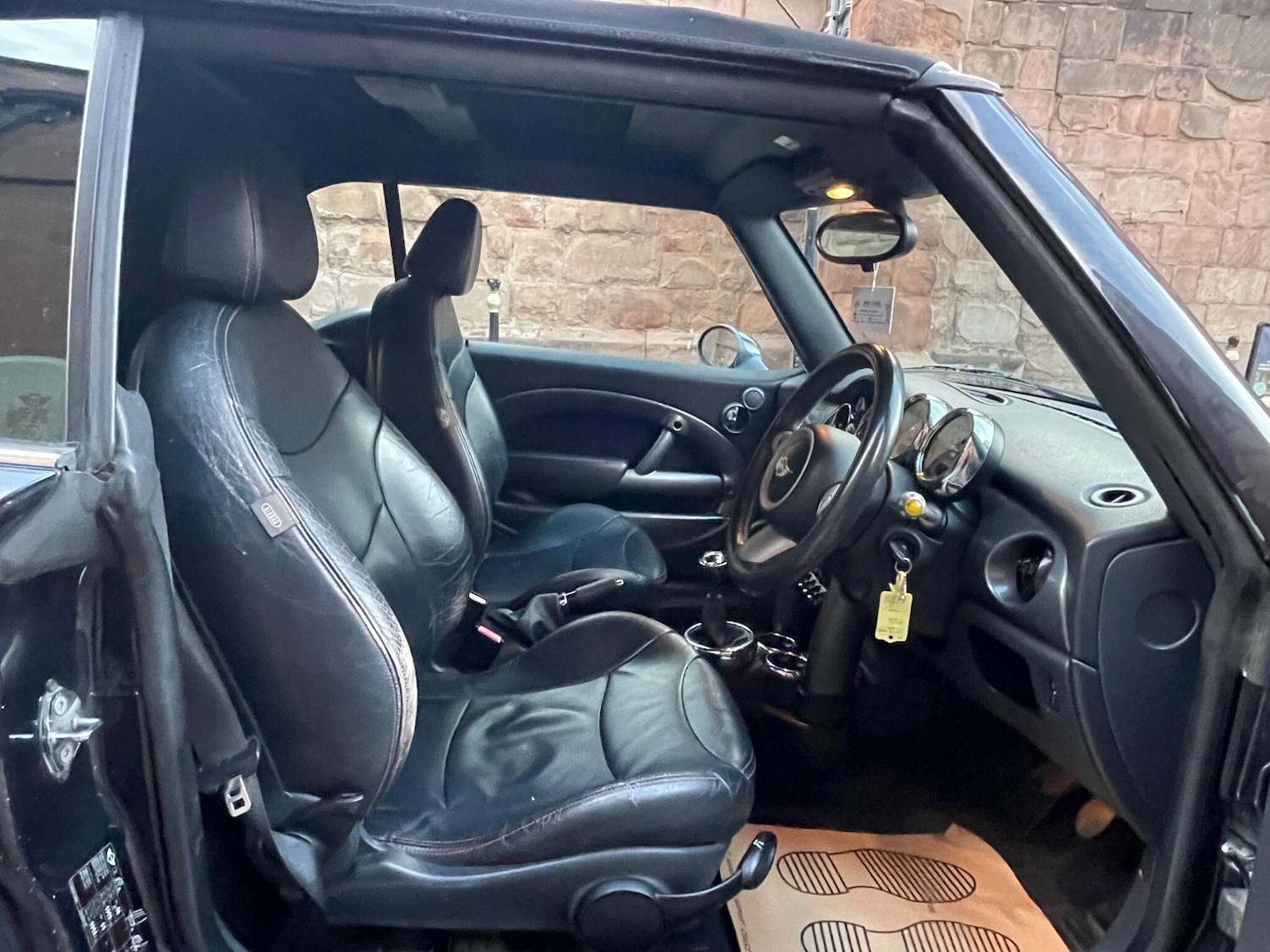 Used MINI Convertible 2006 for sale - 75990315: Photo 23