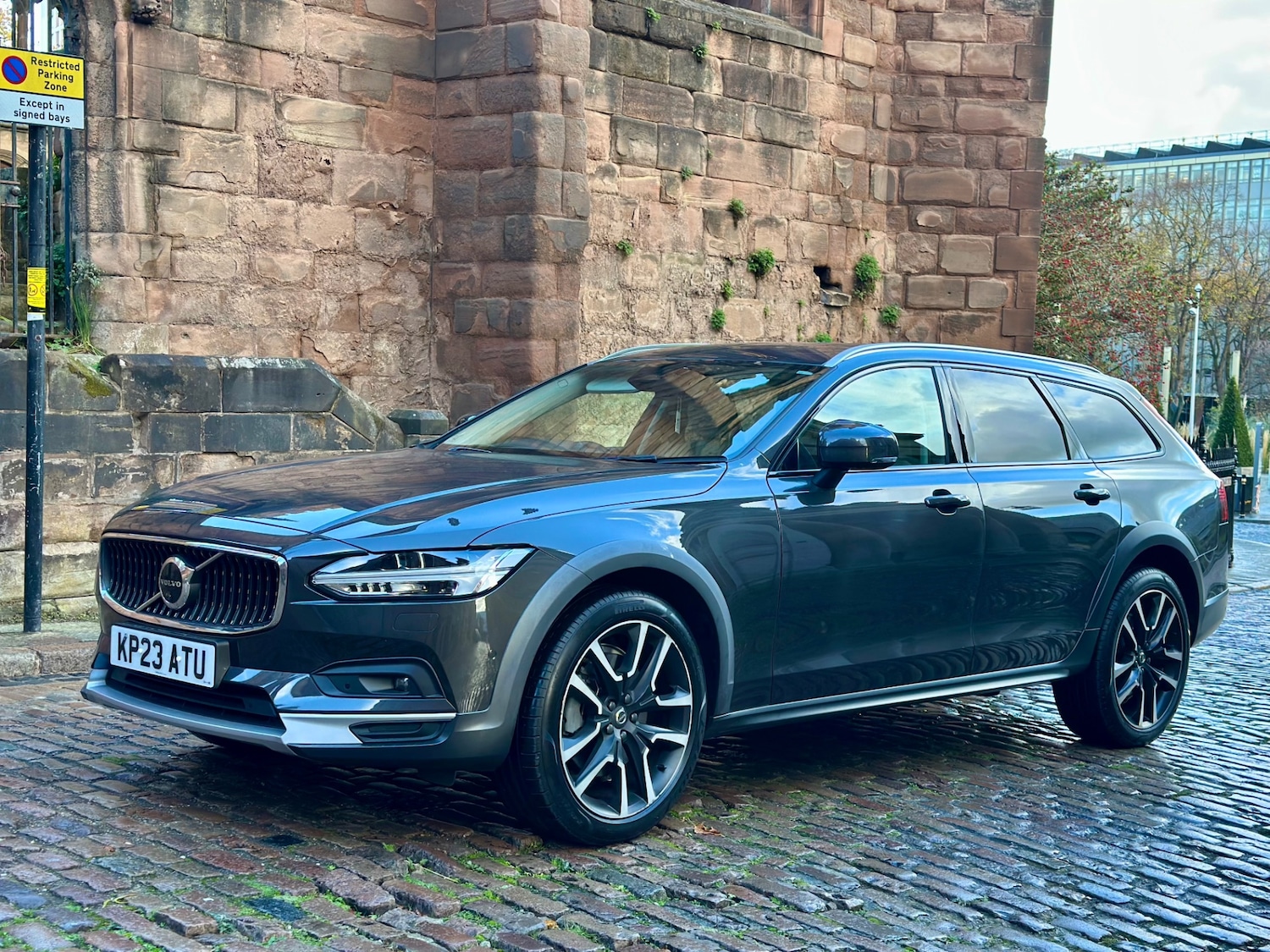 Used Volvo V90 2023 for sale - 76440280: Photo 2