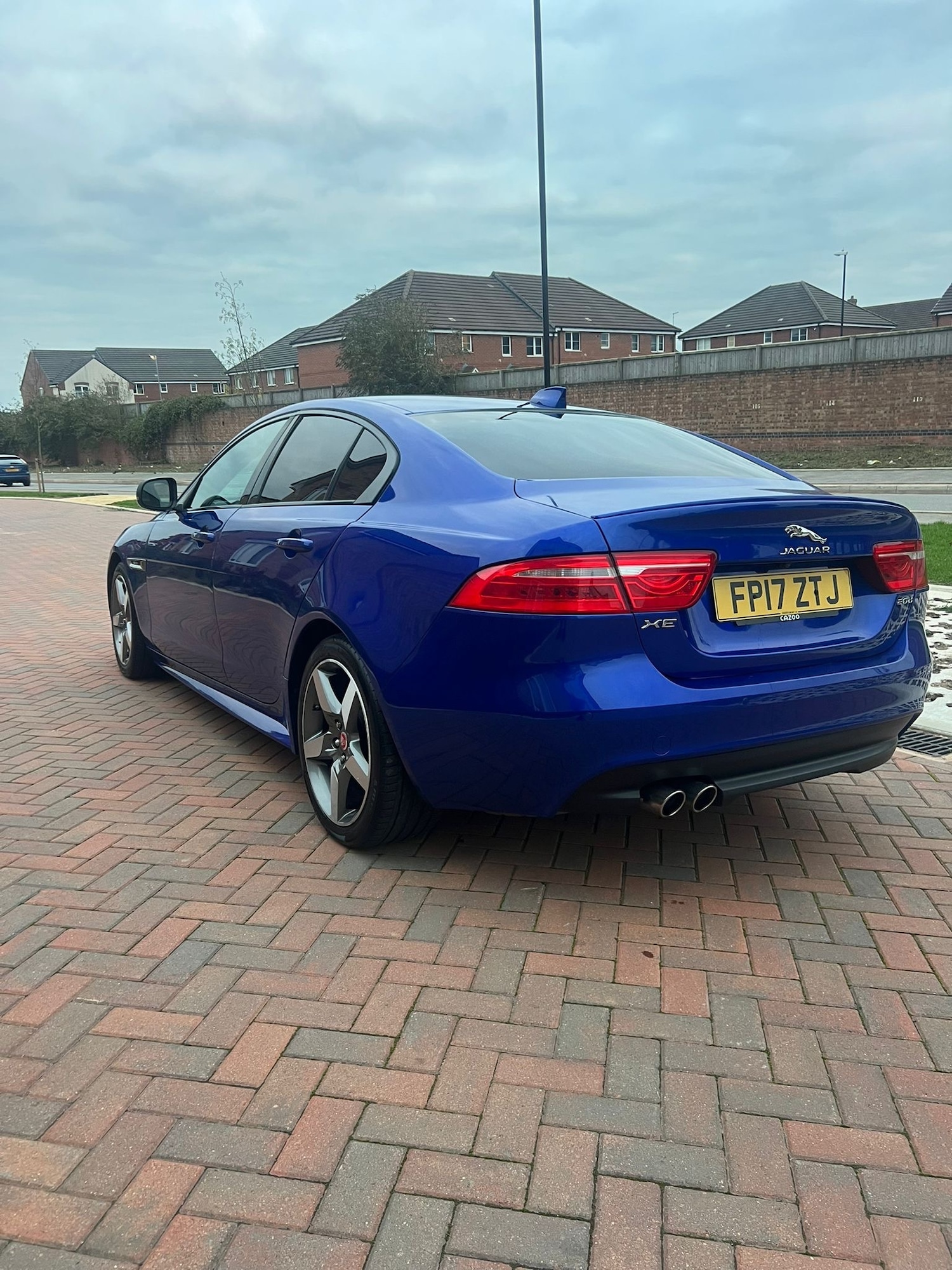 Used Jaguar XE 2017 for sale - 76334879: Photo 4