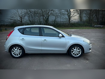 Used Hyundai i30 2010 for sale - 77237247: Photo