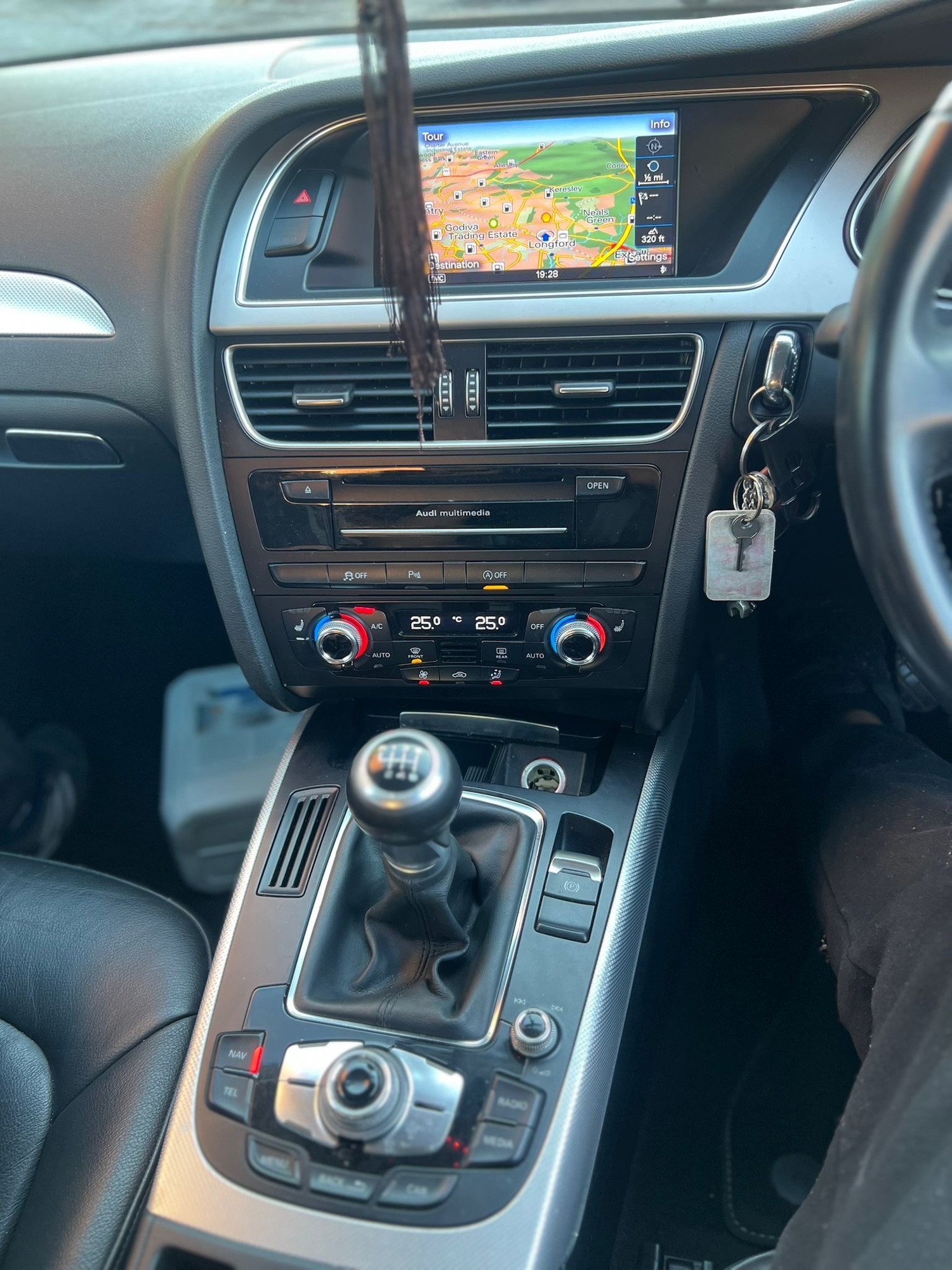 Used Audi A4 2015 for sale - 76334948: Photo 5