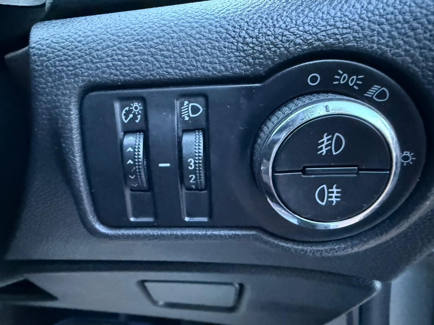 Used Vauxhall Astra 2011 for sale - 77888255: Photo 14