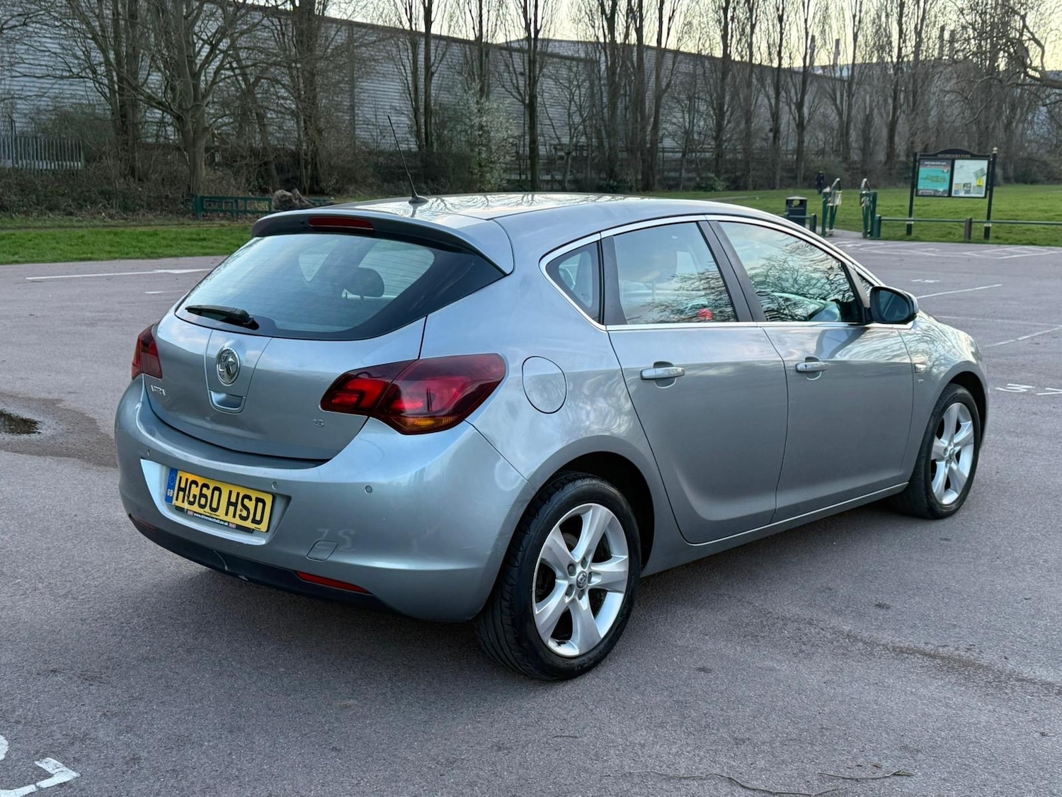Used Vauxhall Astra 2011 for sale - 77888255: Photo 4