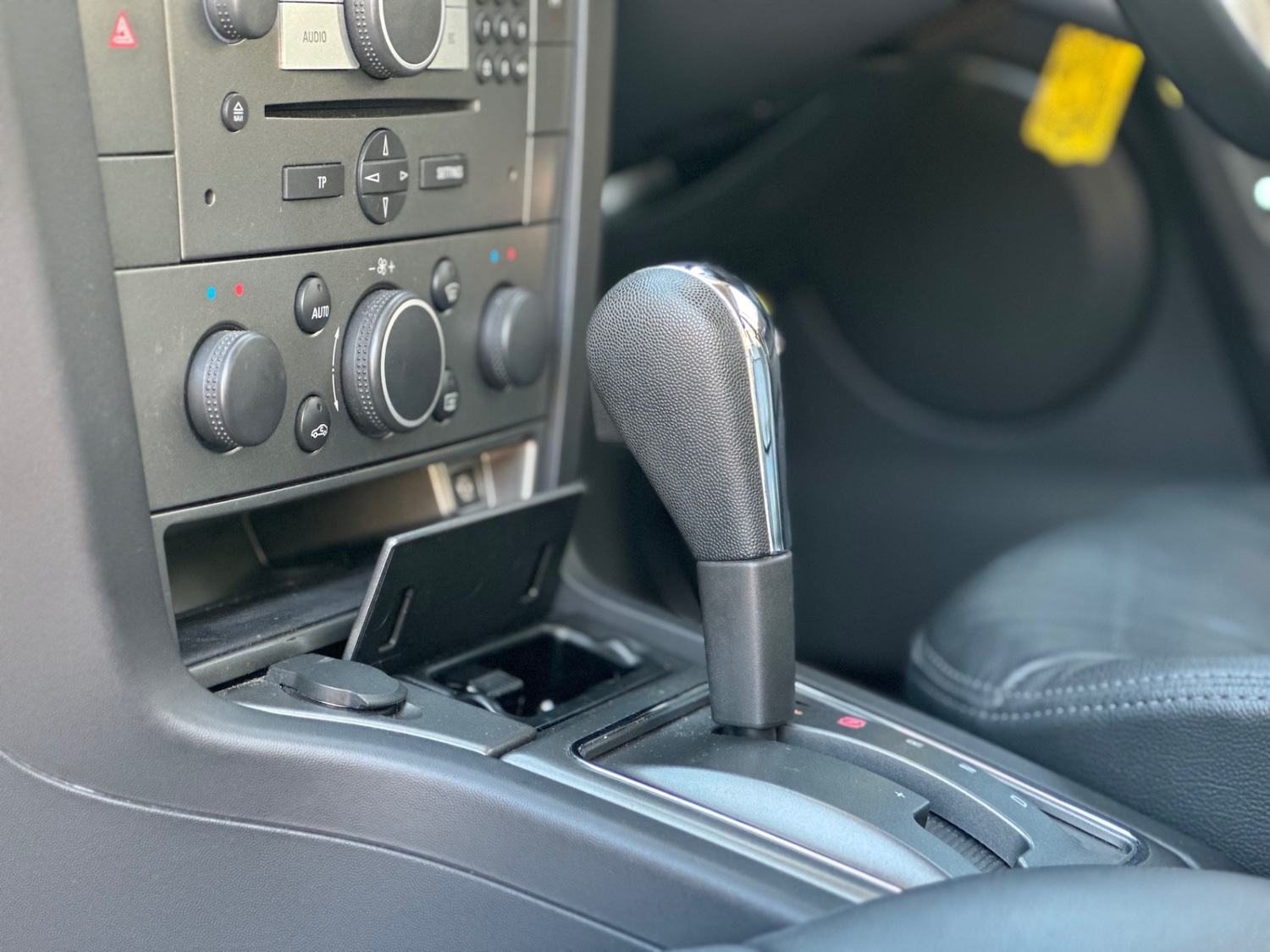 Used Vauxhall Vectra 2009 for sale - 75940678: Photo 34