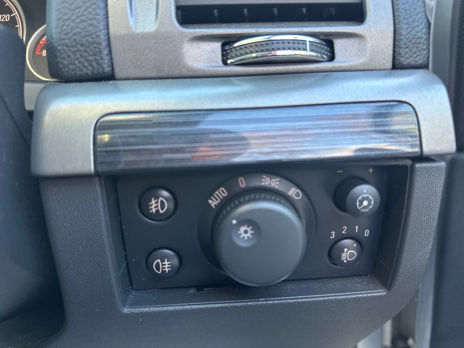 Used Vauxhall Vectra 2009 for sale - 75940678: Photo 40