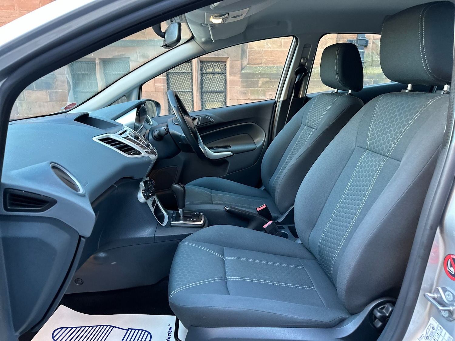 Used Ford Fiesta 2011 for sale - 76440077: Photo 15