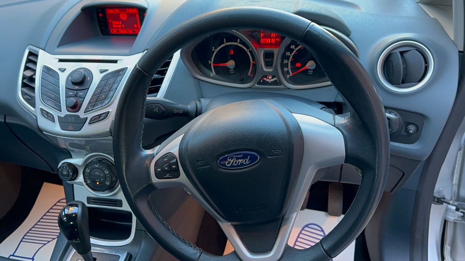 Used Ford Fiesta 2011 for sale - 76440077: Photo 18