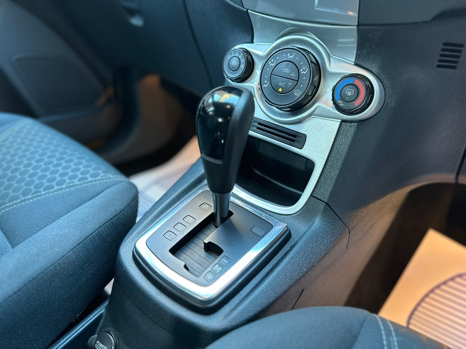 Used Ford Fiesta 2011 for sale - 76440077: Photo 35