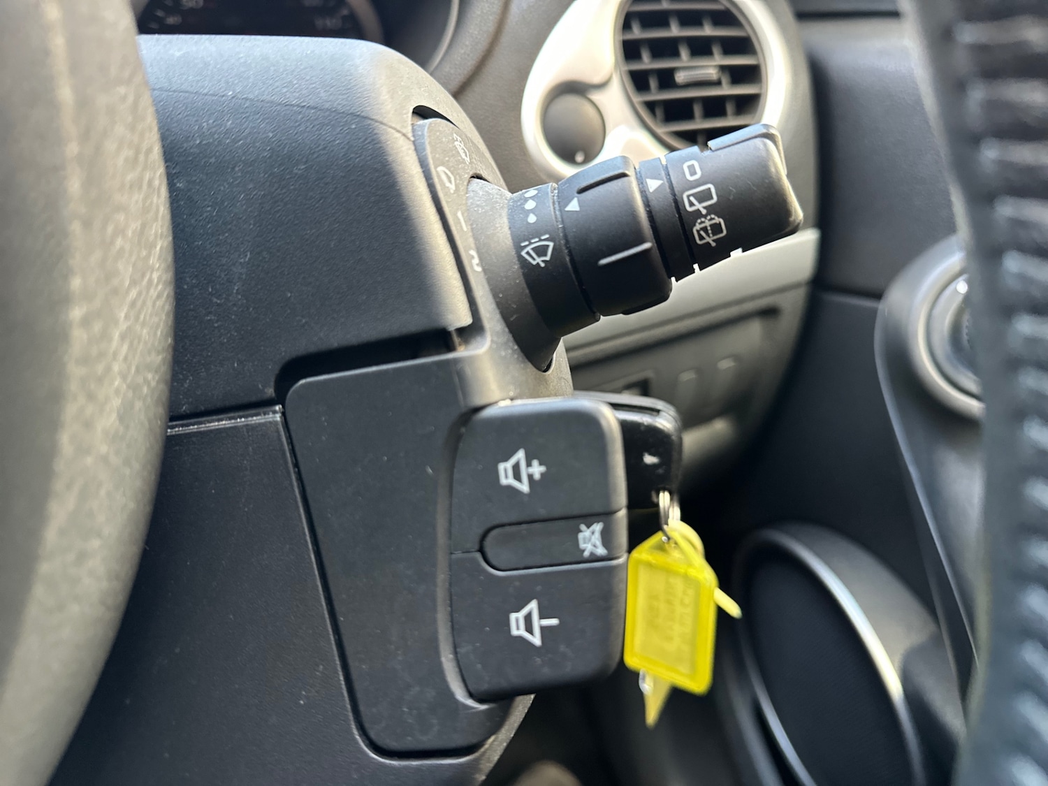 Used Renault Clio 2009 for sale - 77280543: Photo 35