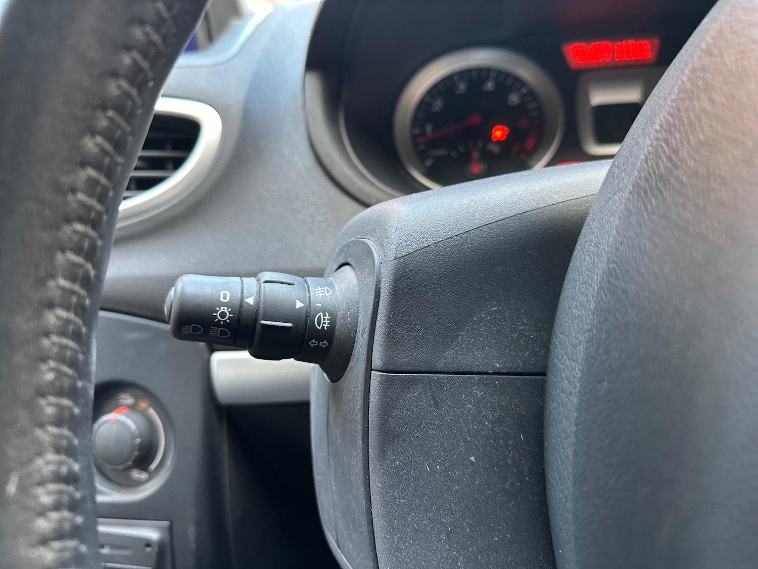 Used Renault Clio 2009 for sale - 77280543: Photo 36