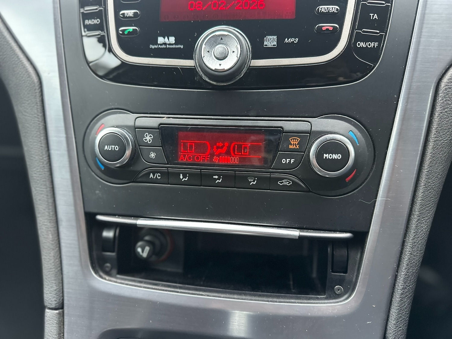 Used Ford Mondeo 2010 for sale - 77483797: Photo 32