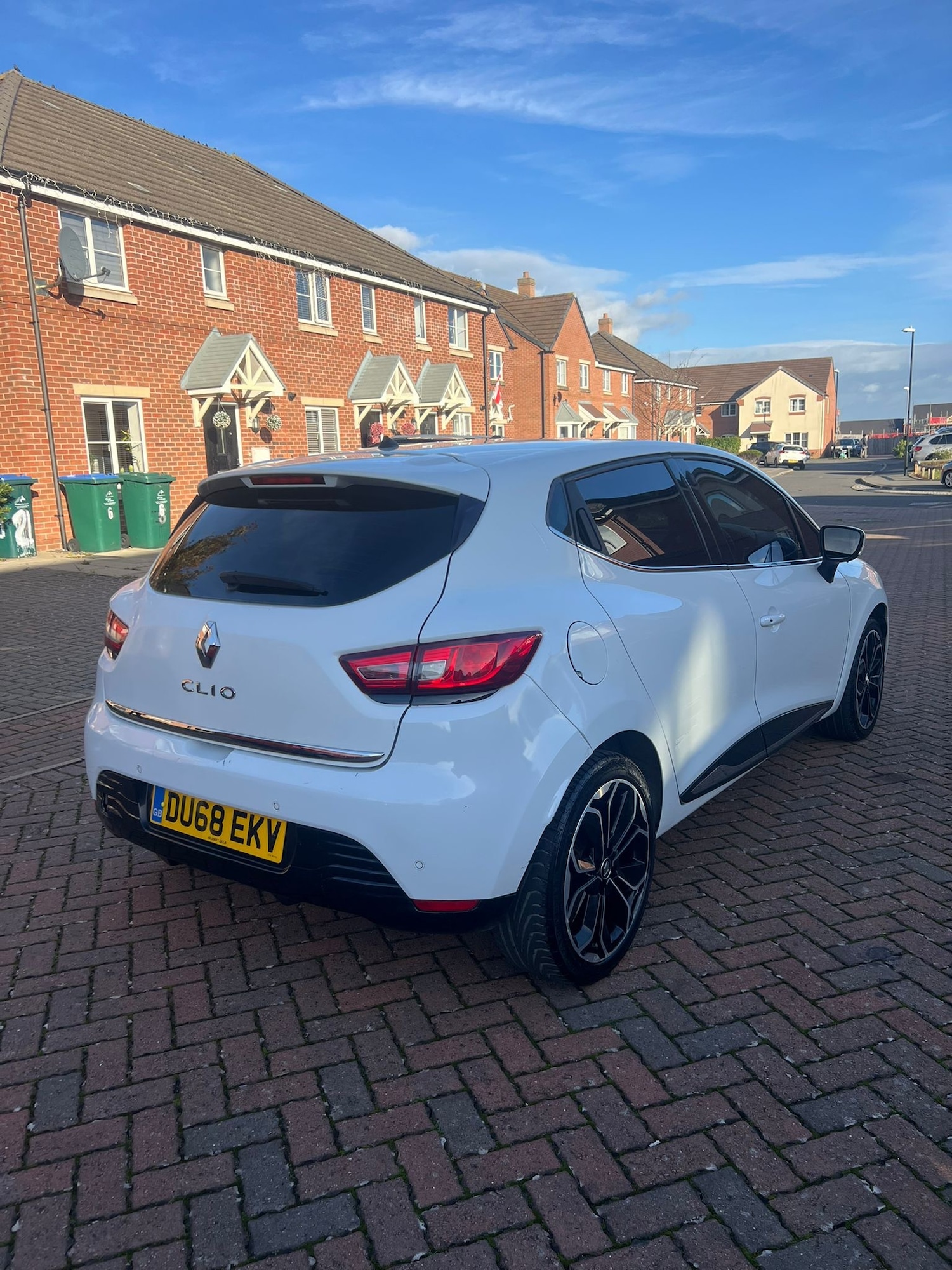 Used Renault Clio 2018 for sale - 76421960: Photo 2