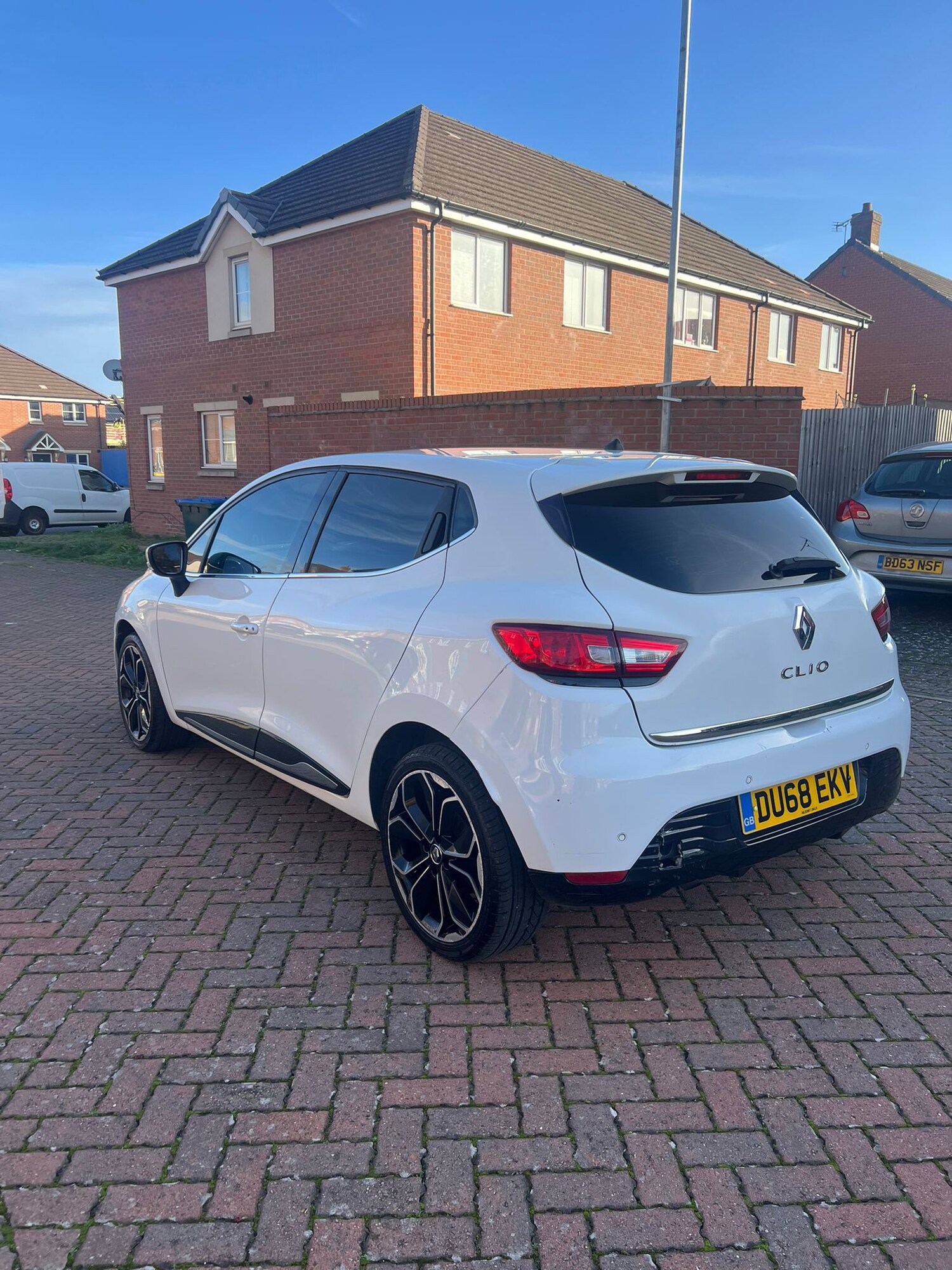 Used Renault Clio 2018 for sale - 76421960: Photo 3