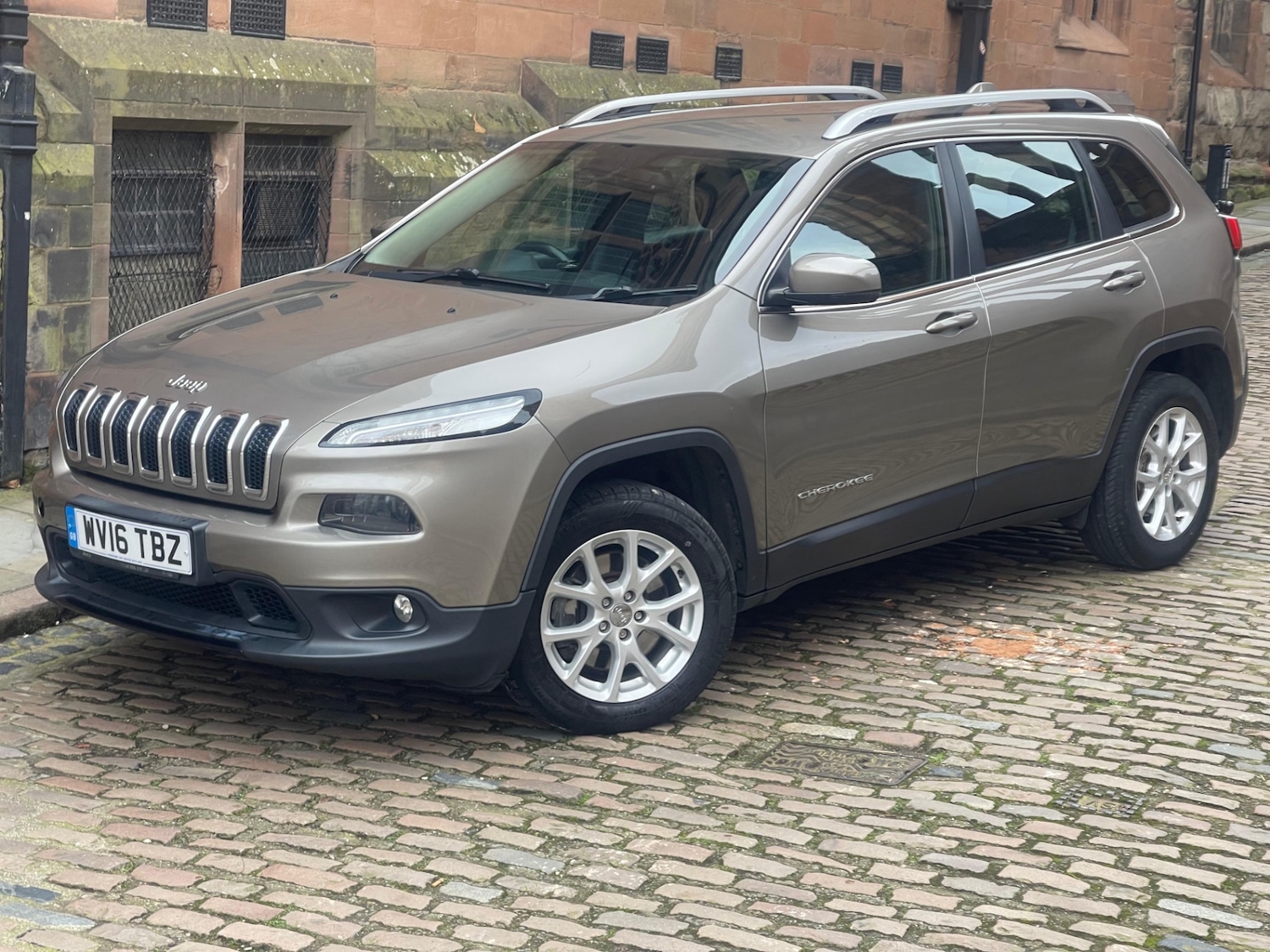 Used Jeep Cherokee 2016 for sale - 77687350: Photo 1