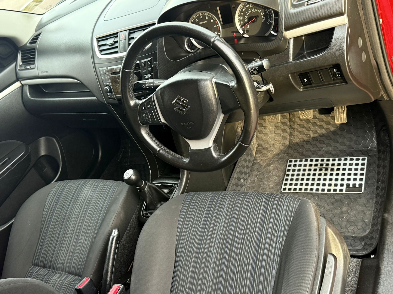 Used Suzuki Swift 2014 for sale - 76504909: Photo 13