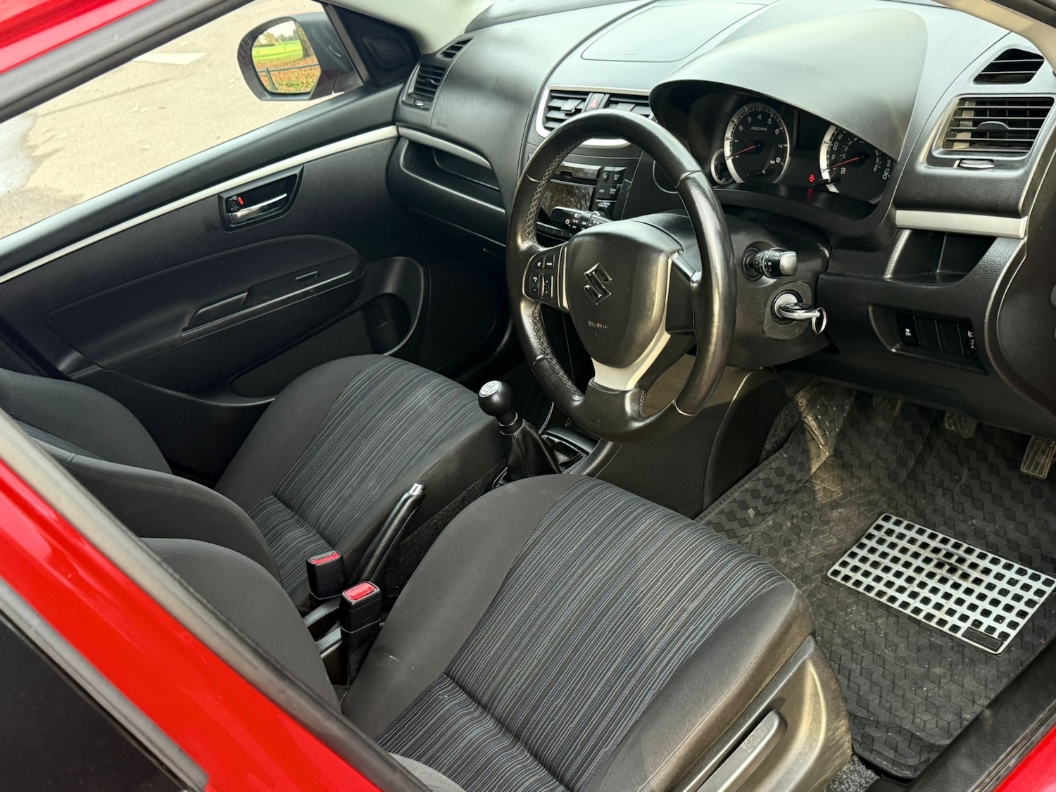 Used Suzuki Swift 2014 for sale - 76504909: Photo 14