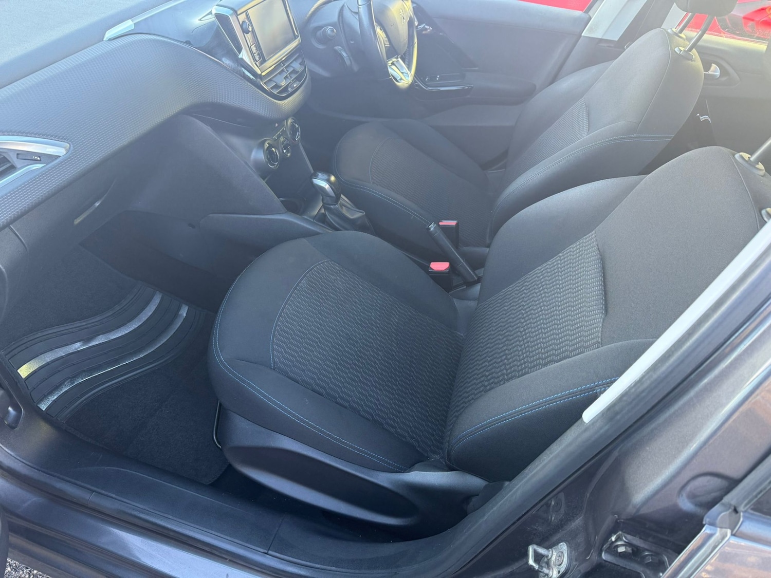 Used Peugeot 208 2019 for sale - 76799645: Photo 8