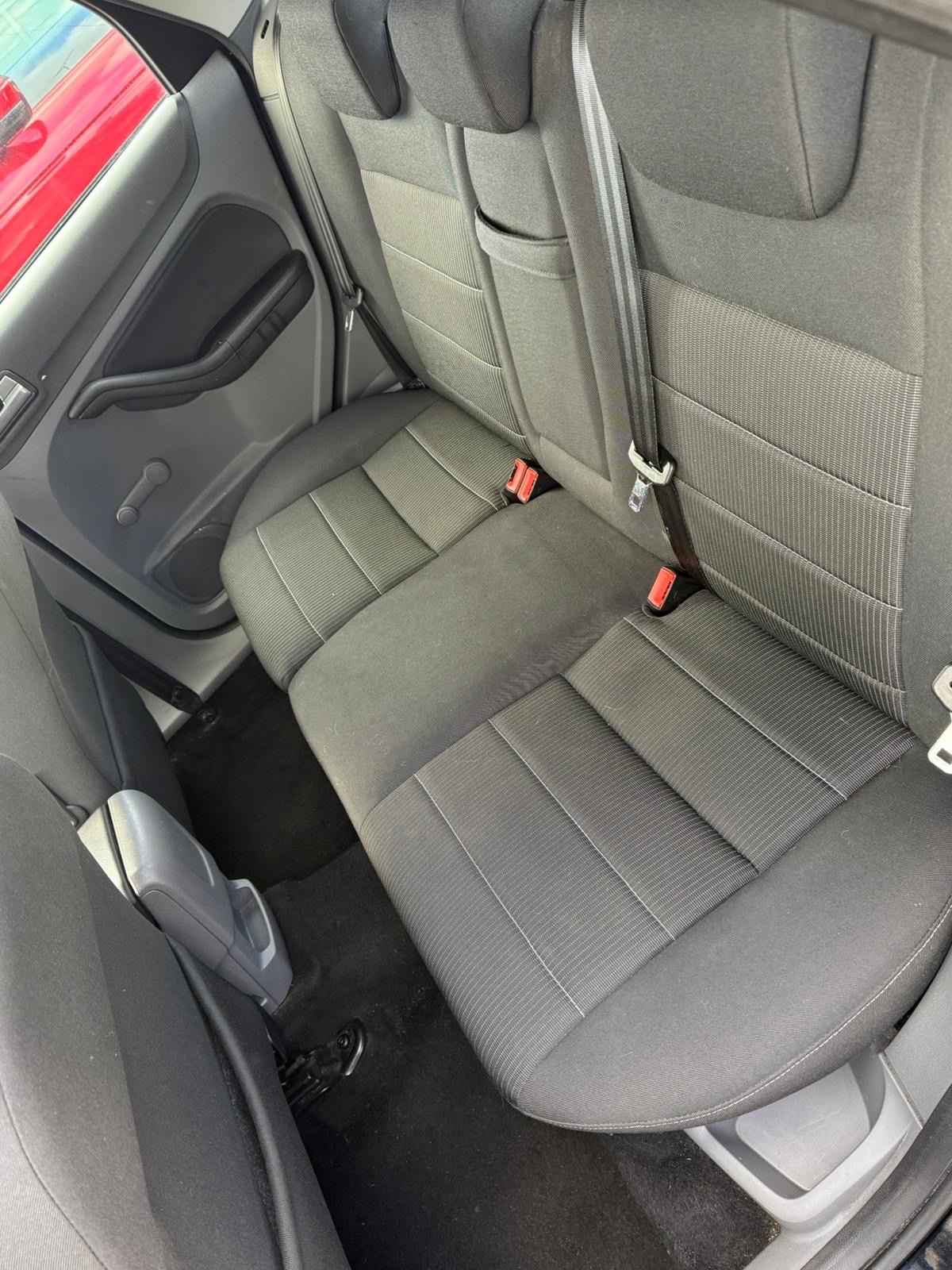 Used Ford Focus 2011 for sale - 77715181: Photo 17