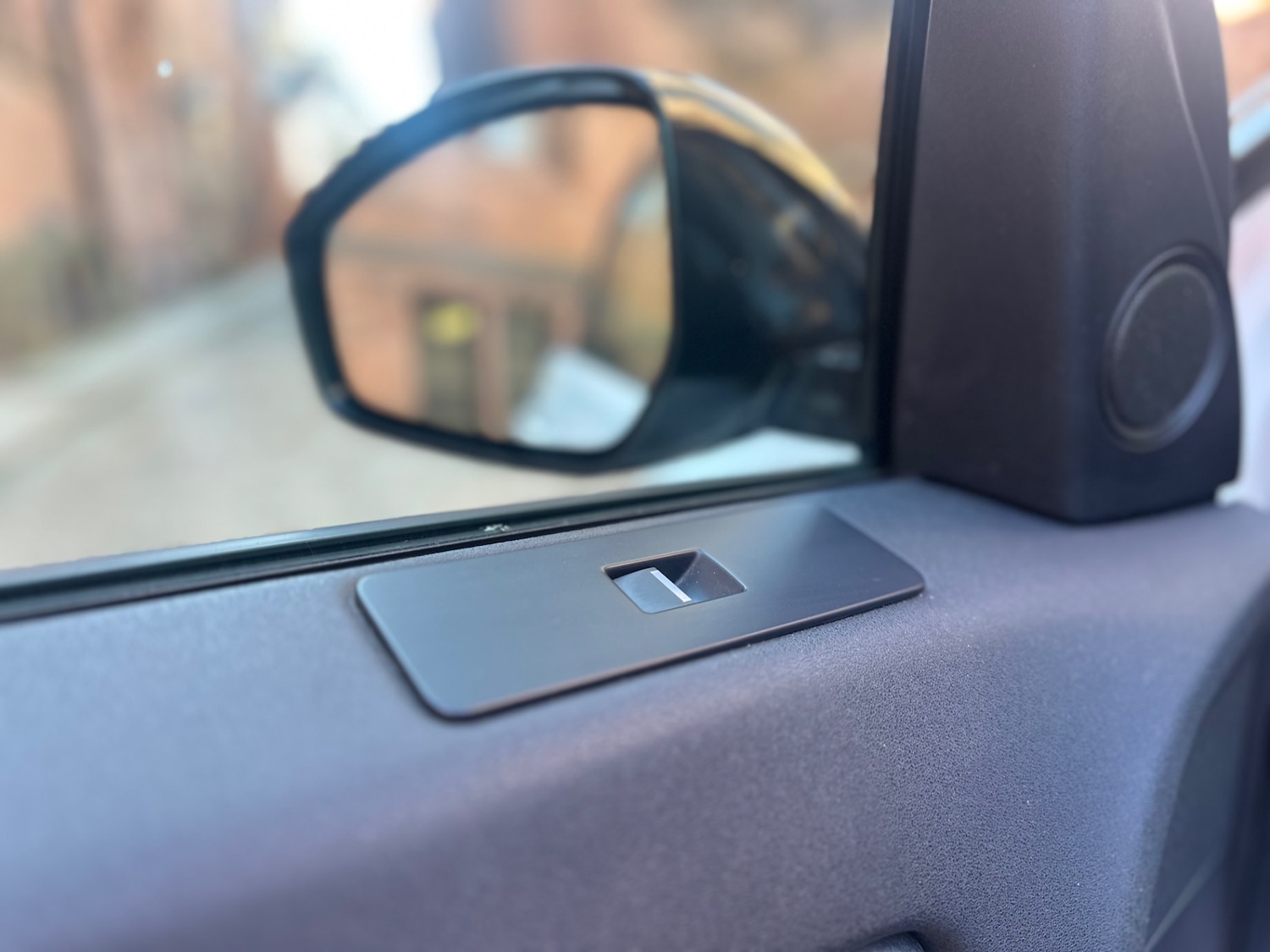 Used Land Rover Discovery Sport 2015 for sale - 77954120: Photo 31