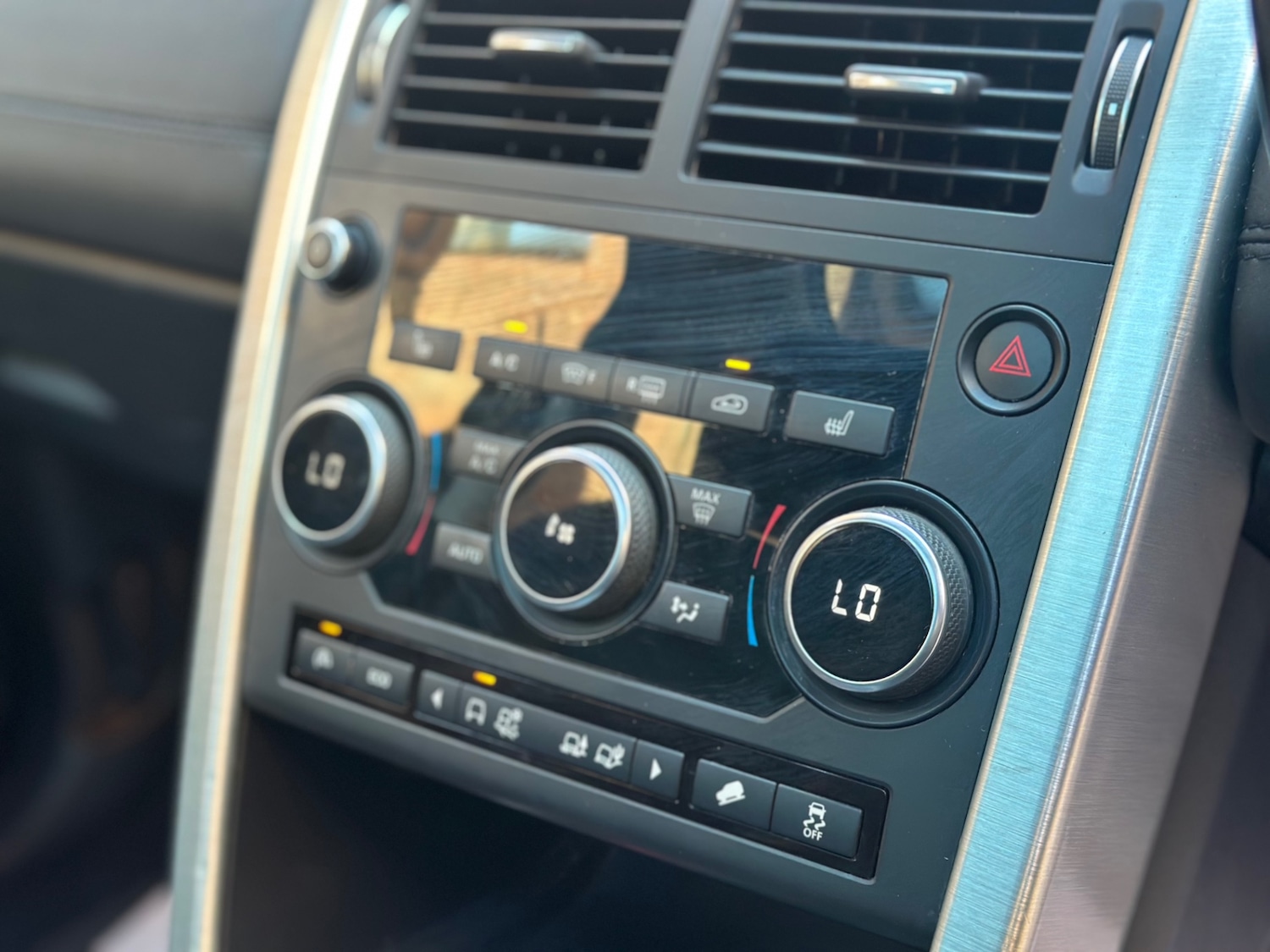 Used Land Rover Discovery Sport 2015 for sale - 77954120: Photo 35