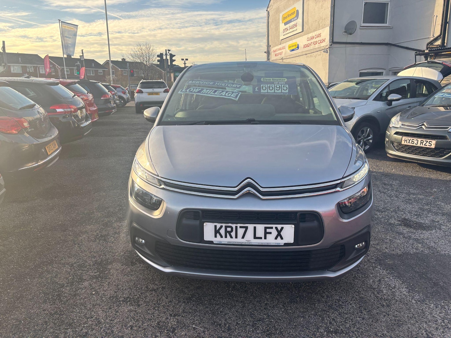 Used Citroen C4 Picasso 2017 for sale - 76997496: Photo 2