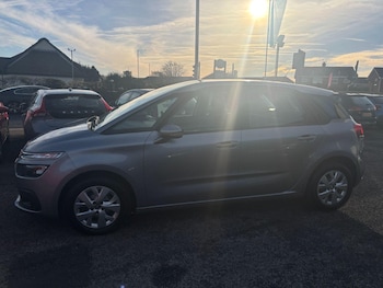 Used Citroen C4 Picasso 2017 for sale - 76997496: Photo