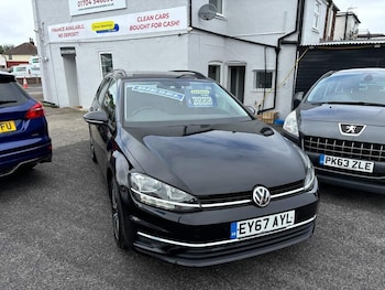 Used Volkswagen Golf 2017 for sale - 76388565: Photo
