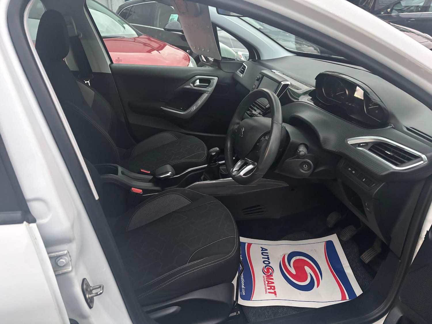 Used Peugeot 2008 2017 for sale - 76512060: Photo 7