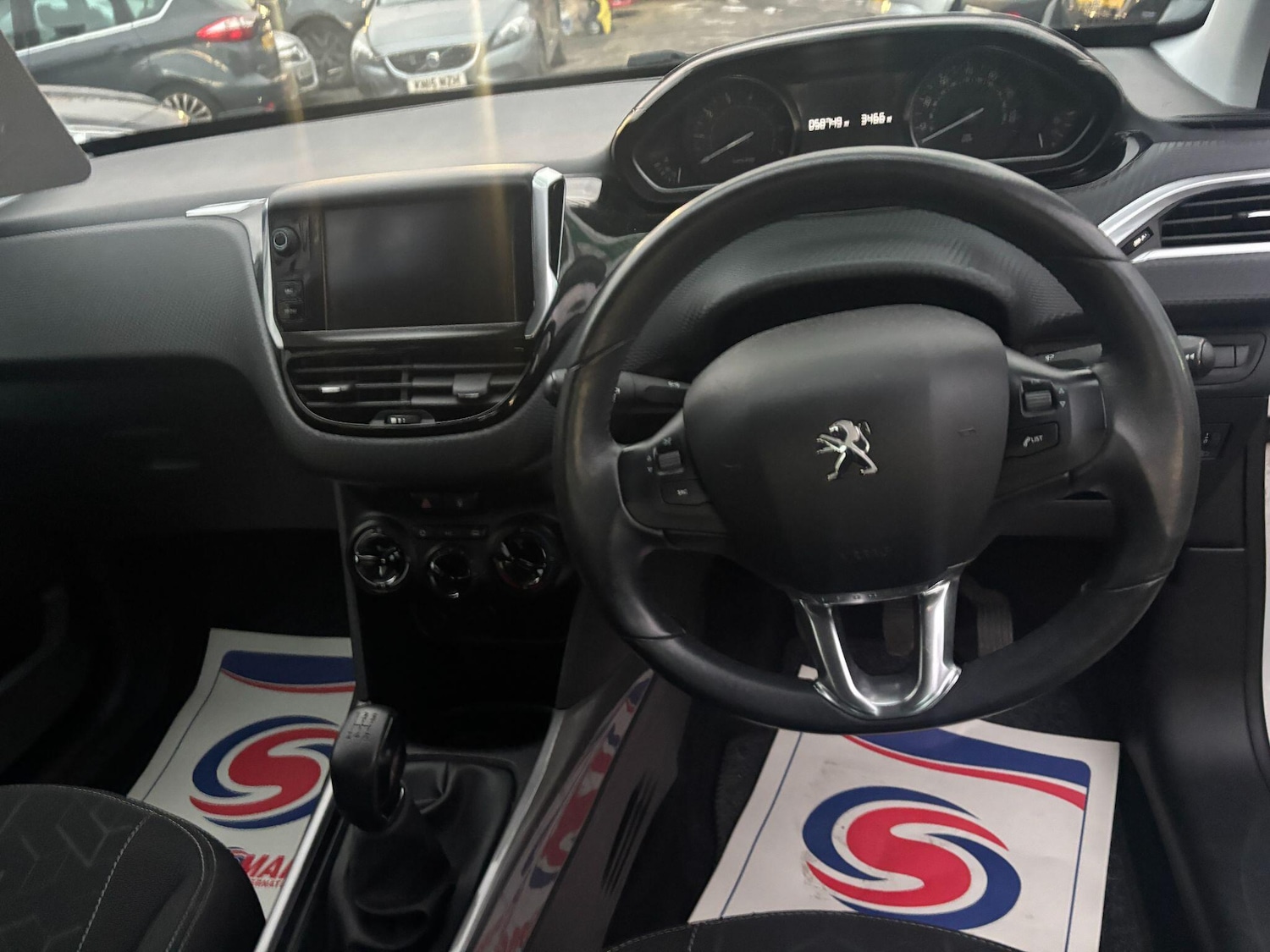 Used Peugeot 2008 2017 for sale - 76512060: Photo 8