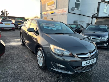 Vauxhall - Astra