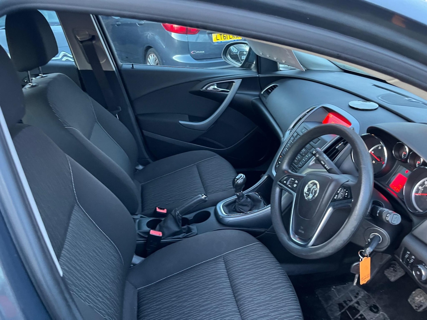 Used Vauxhall Astra 2013 for sale - 76667246: Photo 8