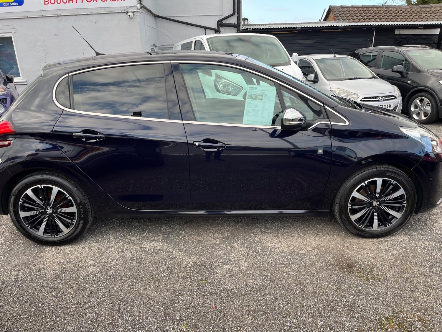 Used Peugeot 208 2019 for sale - 77658187: Photo 8