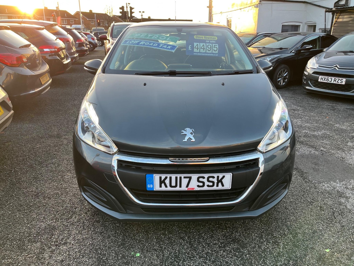 Used Peugeot 208 2017 for sale - 76715399: Photo 2