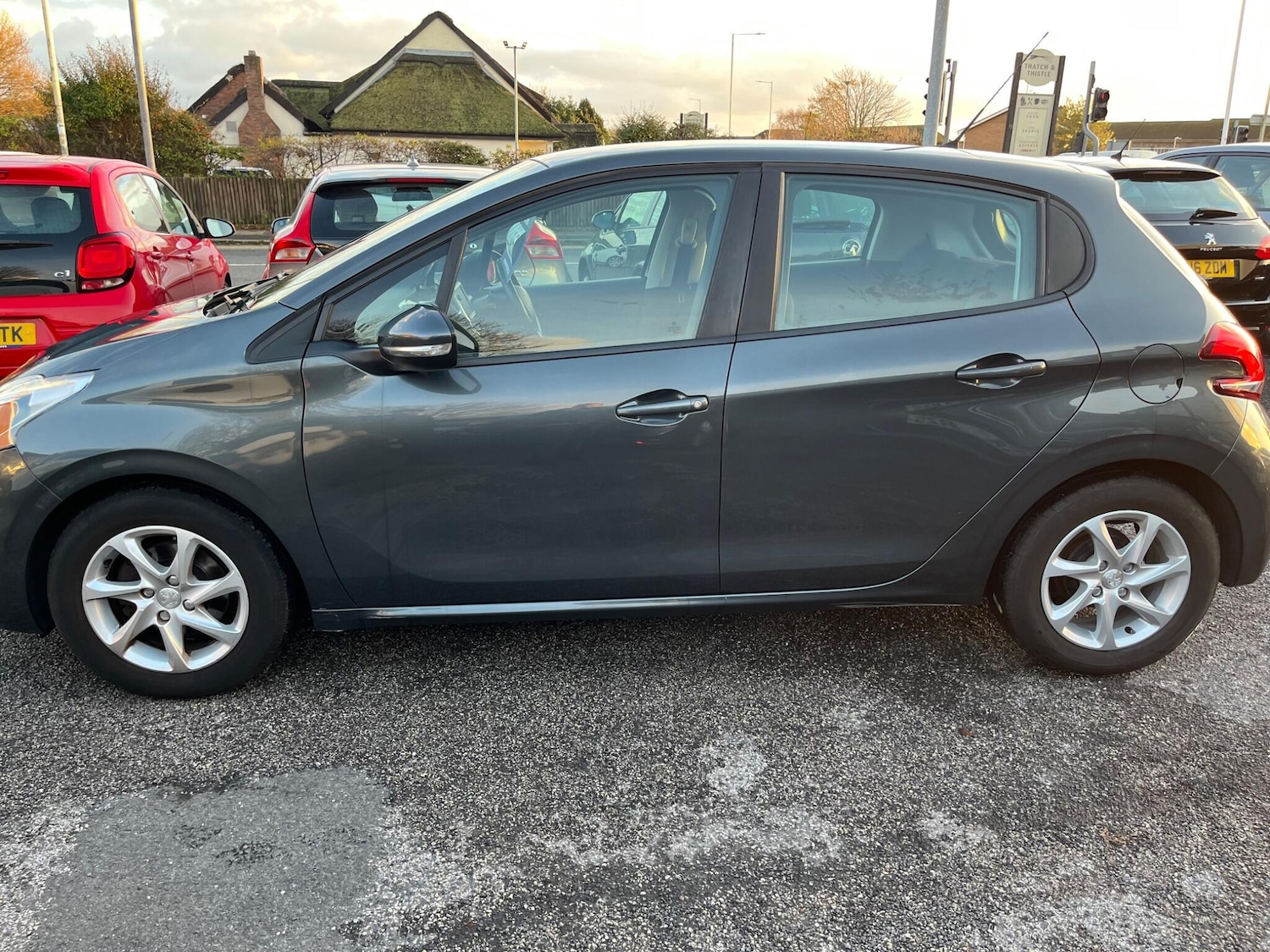 Used Peugeot 208 2017 for sale - 76715399: Photo 4