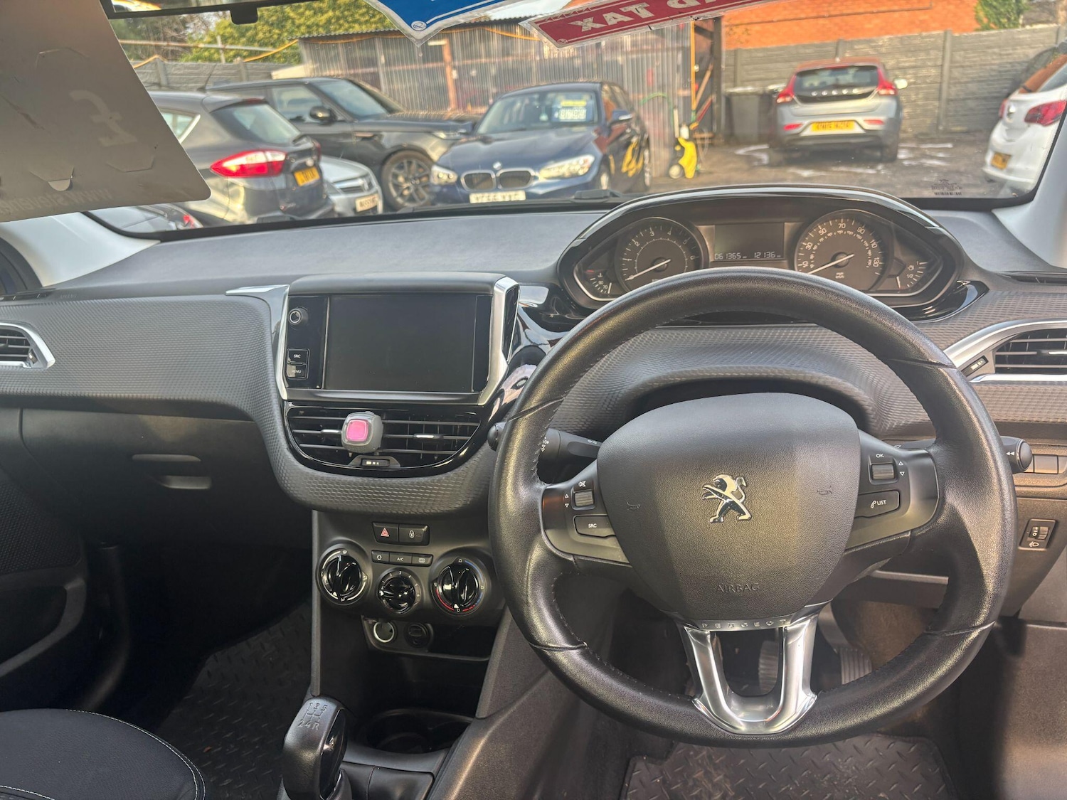 Used Peugeot 208 2016 for sale - 76511750: Photo 7