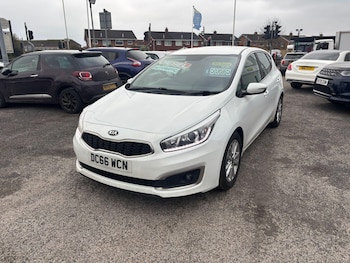 Used Kia Ceed 2017 for sale - 77490111: Photo