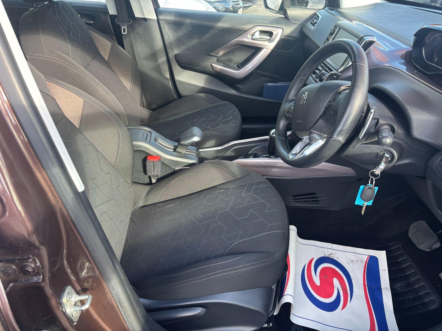 Used Peugeot 2008 2014 for sale - 76377916: Photo 8