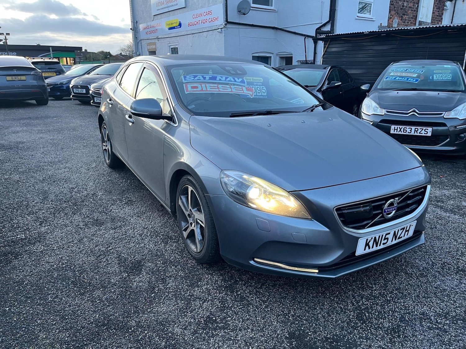 Used Volvo V40 2015 for sale - 76572990: Photo 1