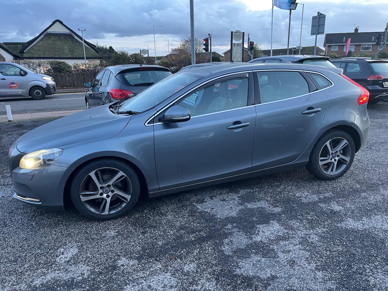Used Volvo V40 2015 for sale - 76572990: Photo 4