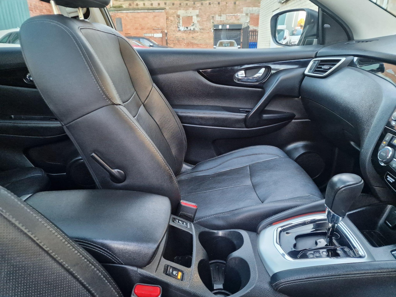 Used Nissan Qashqai 2015 for sale - 76408937: Photo 18