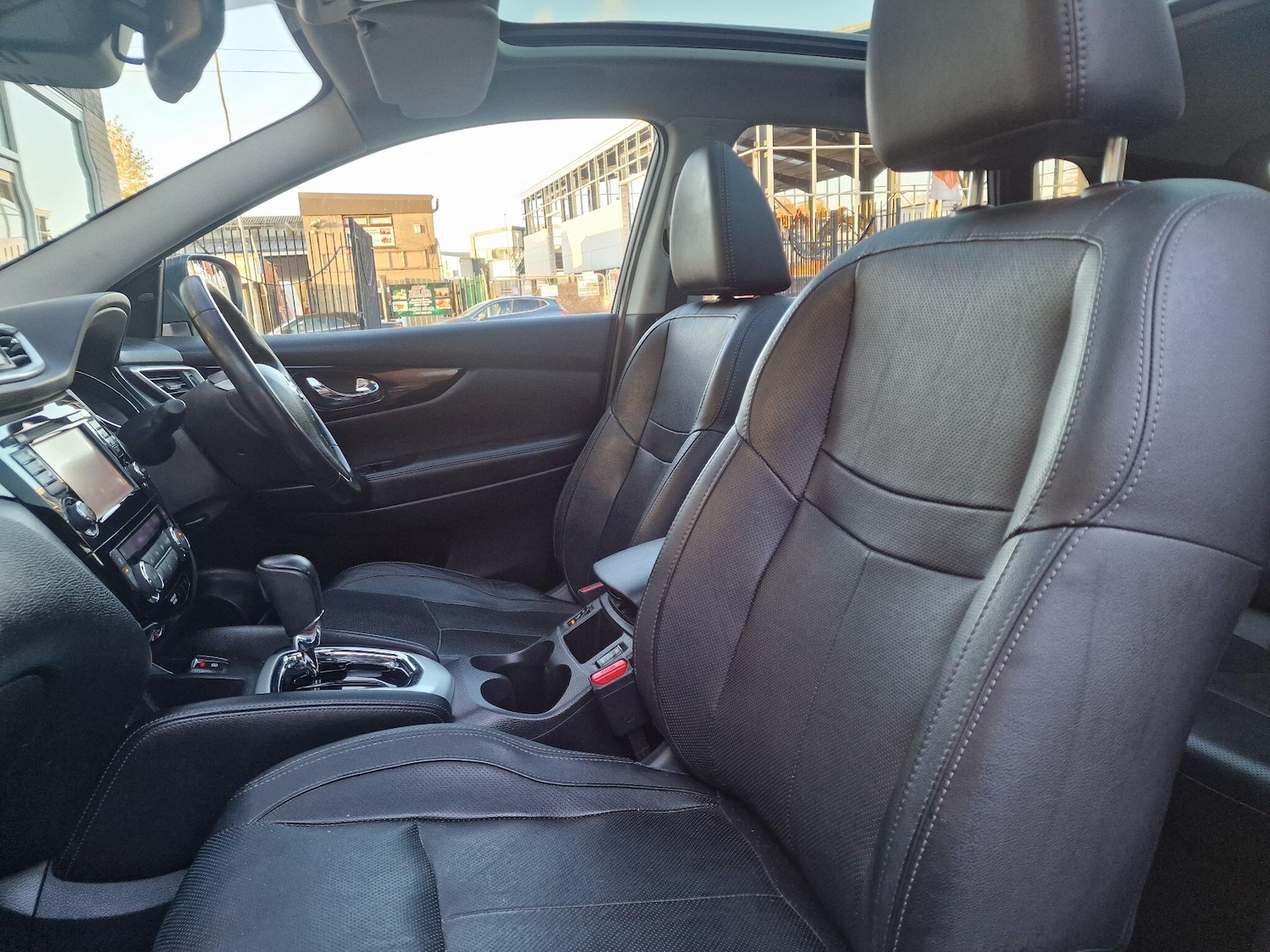 Used Nissan Qashqai 2015 for sale - 76408937: Photo 37