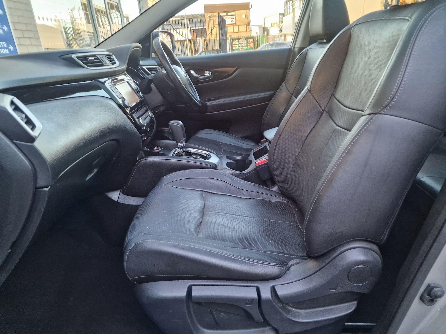 Used Nissan Qashqai 2015 for sale - 76408937: Photo 38