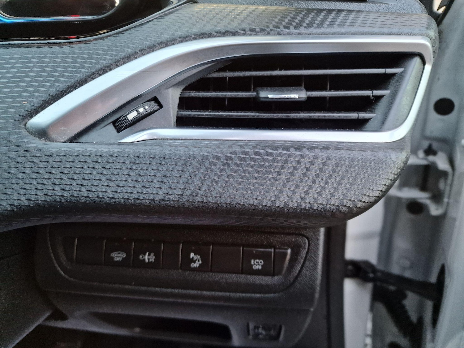 Used Peugeot 2008 2018 for sale - 76423924: Photo 25