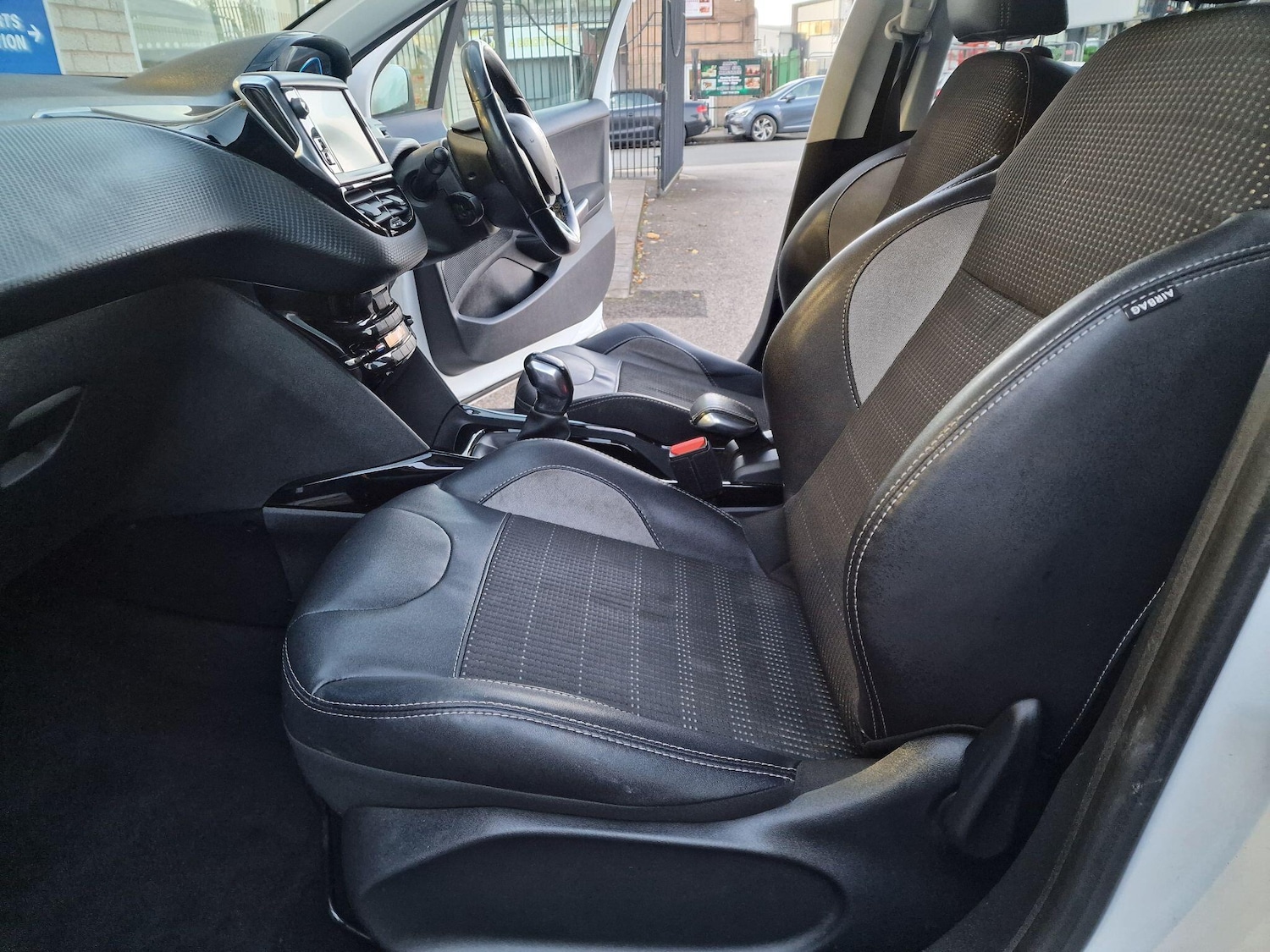 Used Peugeot 2008 2018 for sale - 76423924: Photo 42