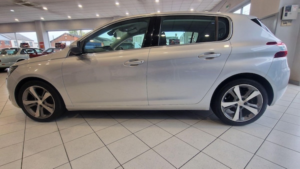 Used Peugeot 308 2015 for sale - 76122706: Photo 2