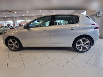 Used Peugeot 308 2015 for sale - 76122706: Photo