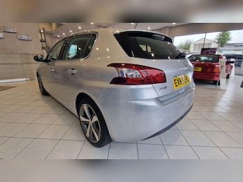 Used Peugeot 308 2015 for sale - 76122706: Photo