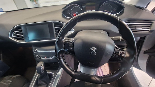 Used Peugeot 308 2015 for sale - 76122706: Photo 6