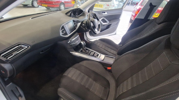 Used Peugeot 308 2015 for sale - 76122706: Photo 8
