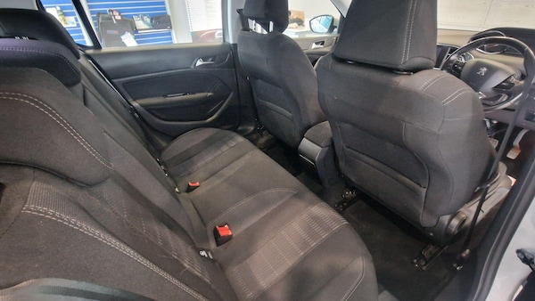 Used Peugeot 308 2015 for sale - 76122706: Photo 9